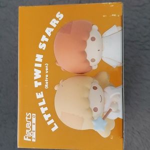 LITTLE TWIN STARS